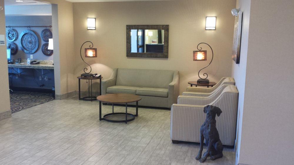 Holiday Inn Express & Suites Emporia Northwest By Ihg Экстерьер фото