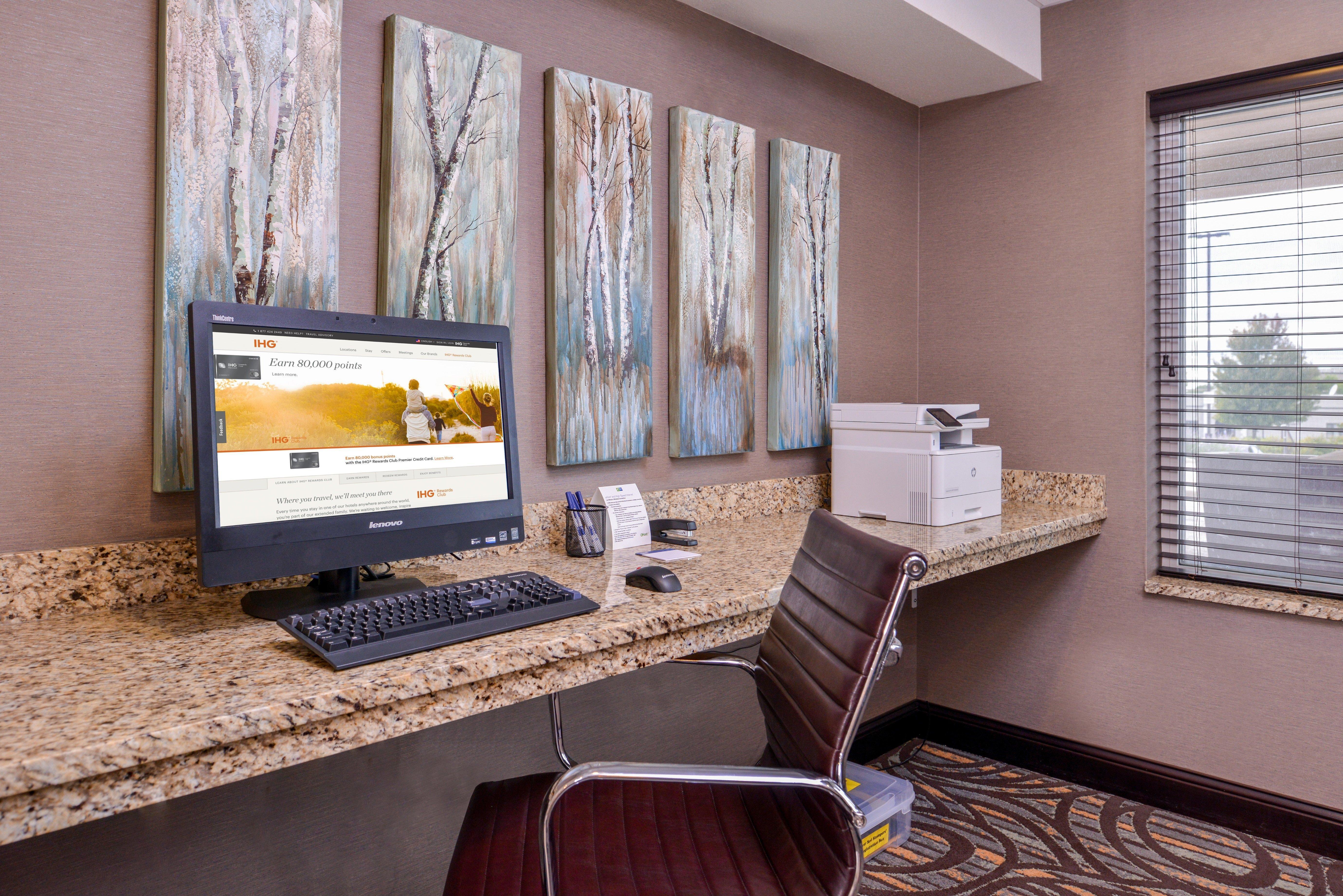 Holiday Inn Express & Suites Emporia Northwest By Ihg Экстерьер фото