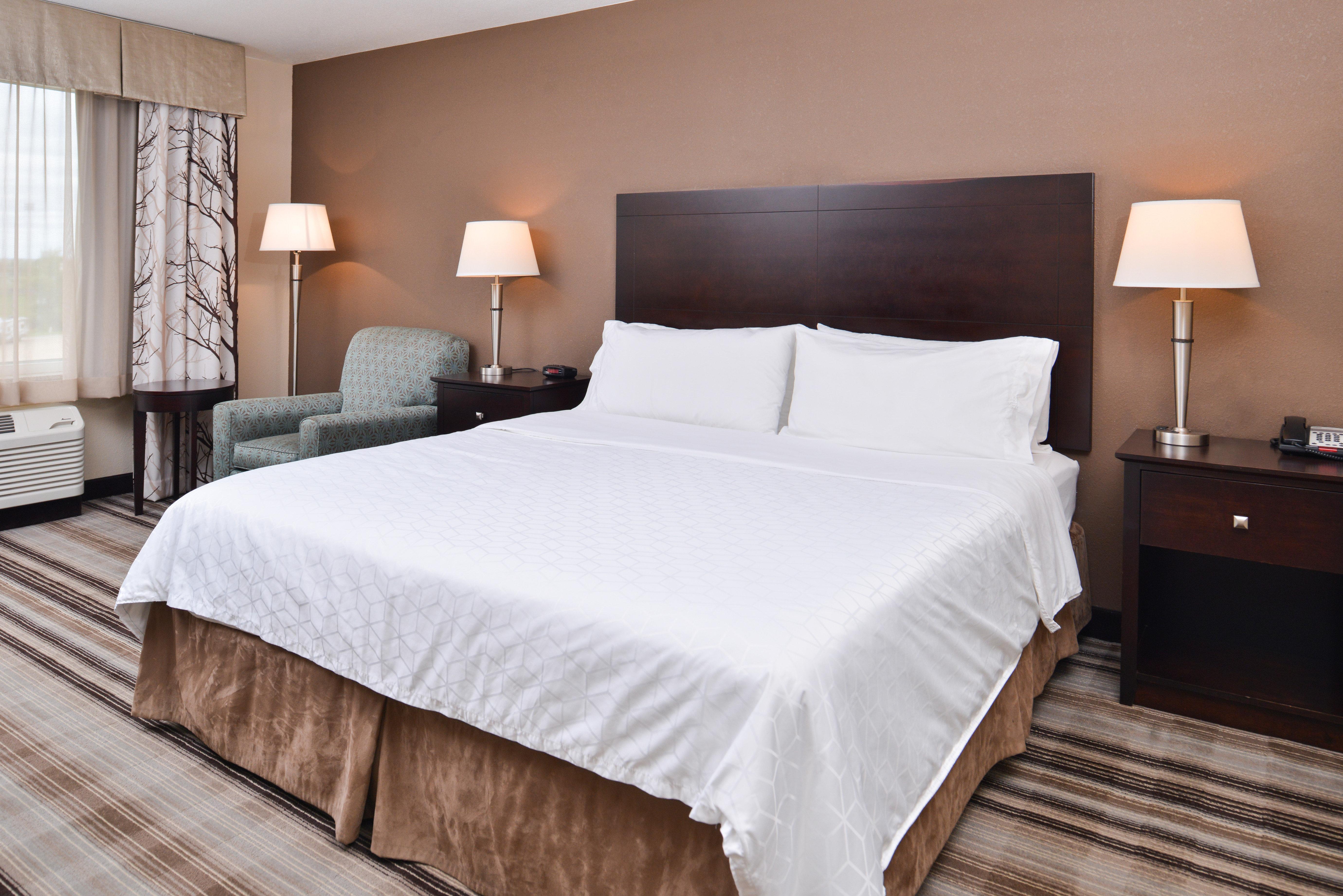 Holiday Inn Express & Suites Emporia Northwest By Ihg Экстерьер фото