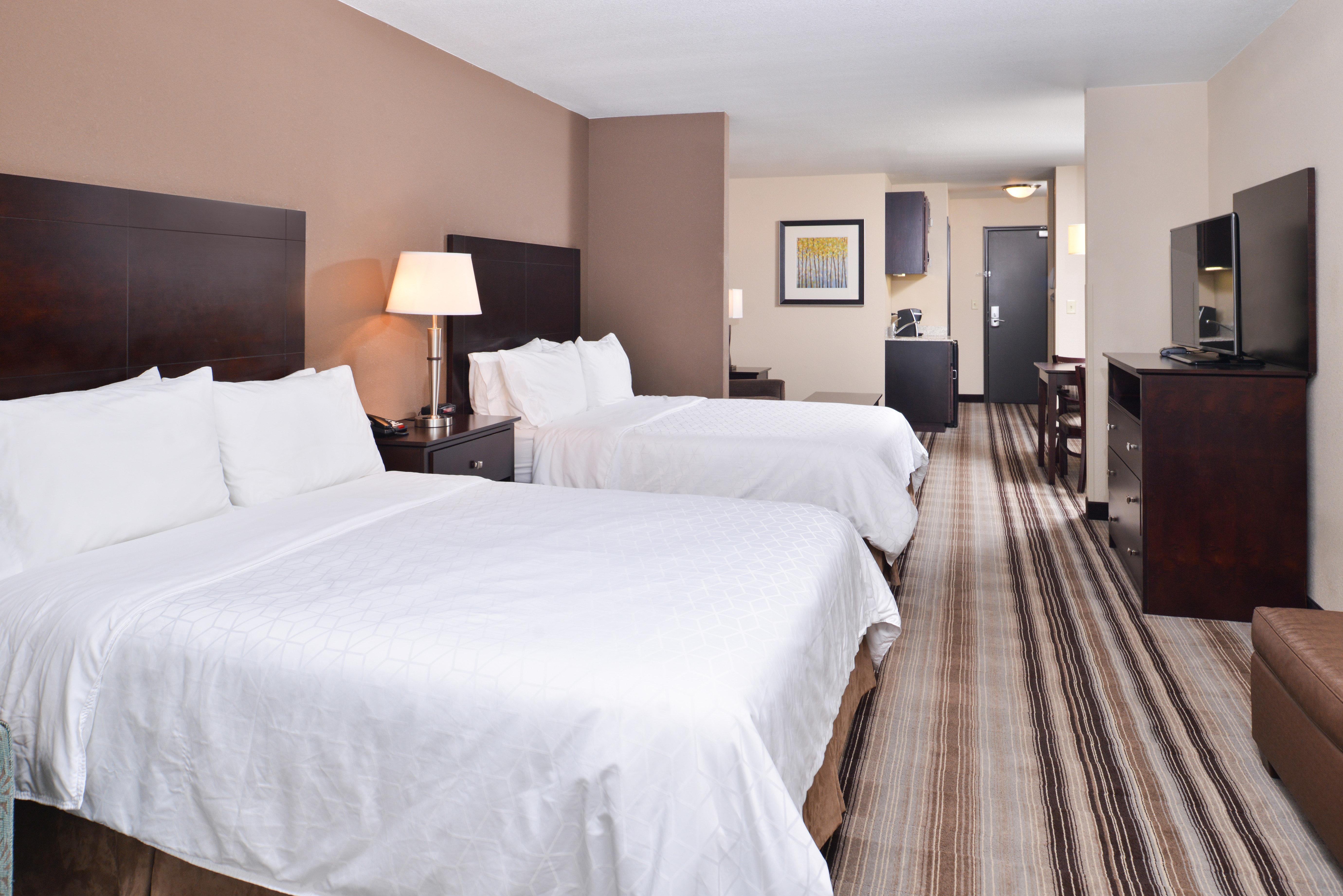 Holiday Inn Express & Suites Emporia Northwest By Ihg Экстерьер фото