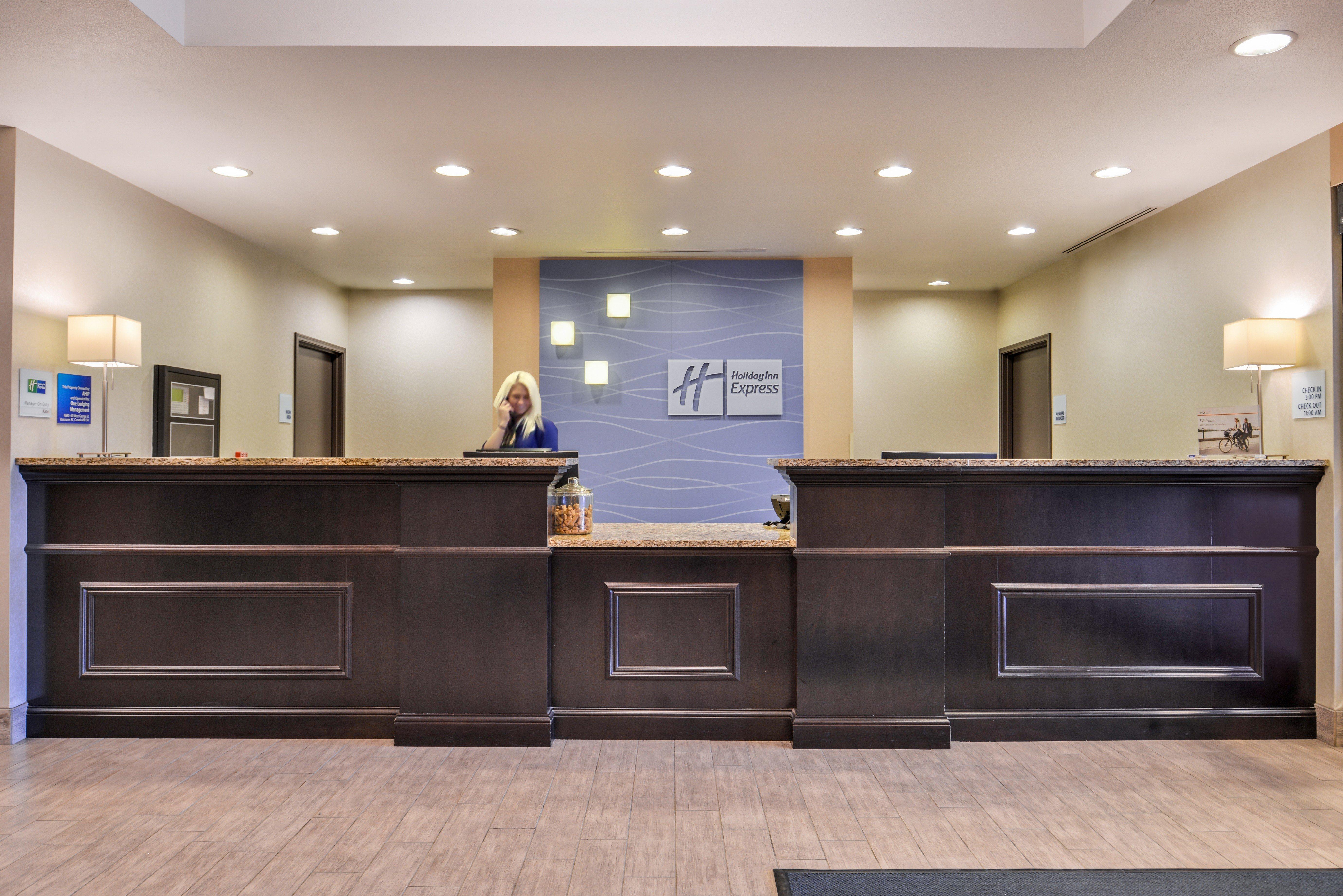 Holiday Inn Express & Suites Emporia Northwest By Ihg Экстерьер фото
